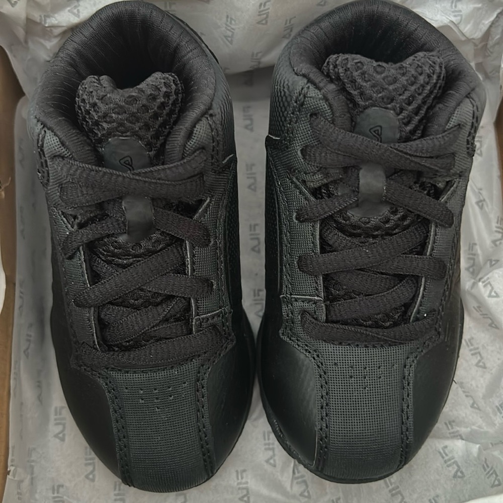 New! FILA Entrapment 6 size 6.5 Kids